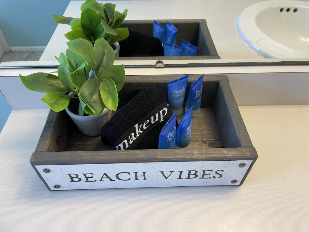 Escape To An Island Adventure! Free Bikes & Beach Items Анна-Марія Екстер'єр фото